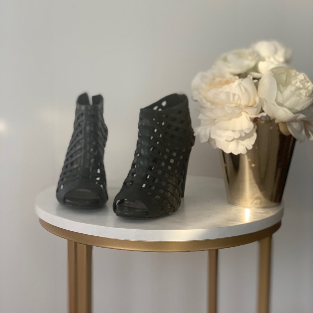 BCBG heels